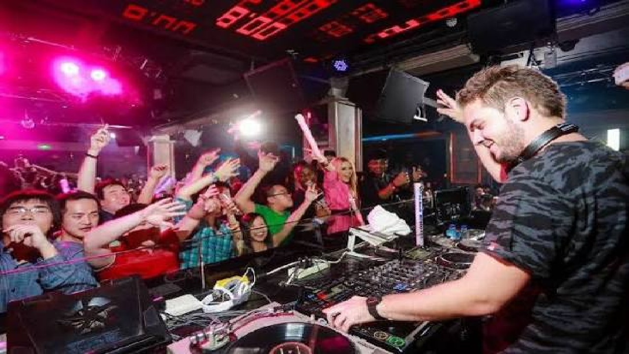 Beijing Night DJ & Club Experience